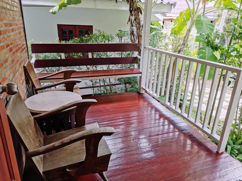 Отель Baan Nai Suan Бопхут Экстерьер фото
