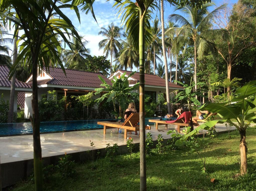 Отель Baan Nai Suan Бопхут Экстерьер фото